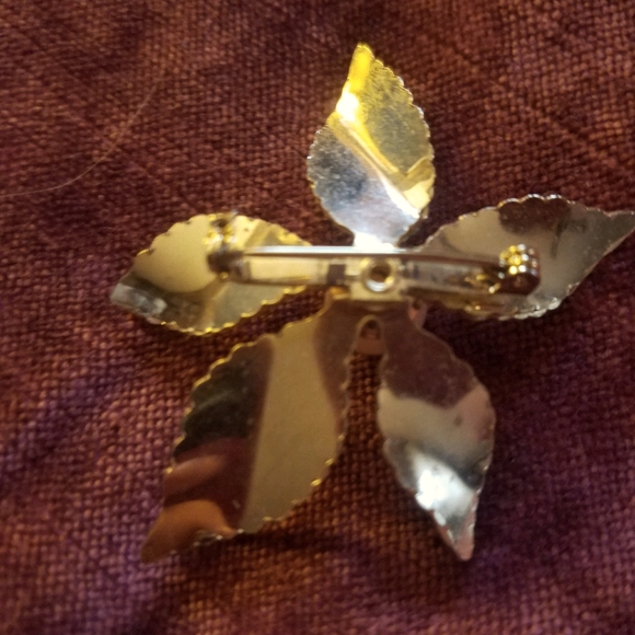 🐿GIFT🐿Vintage Gold and Pearl Flower Brooch - Picture 2 of 2